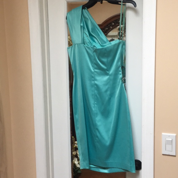 Dress - Picture 3 of 3